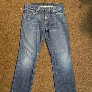 Jeans size 31